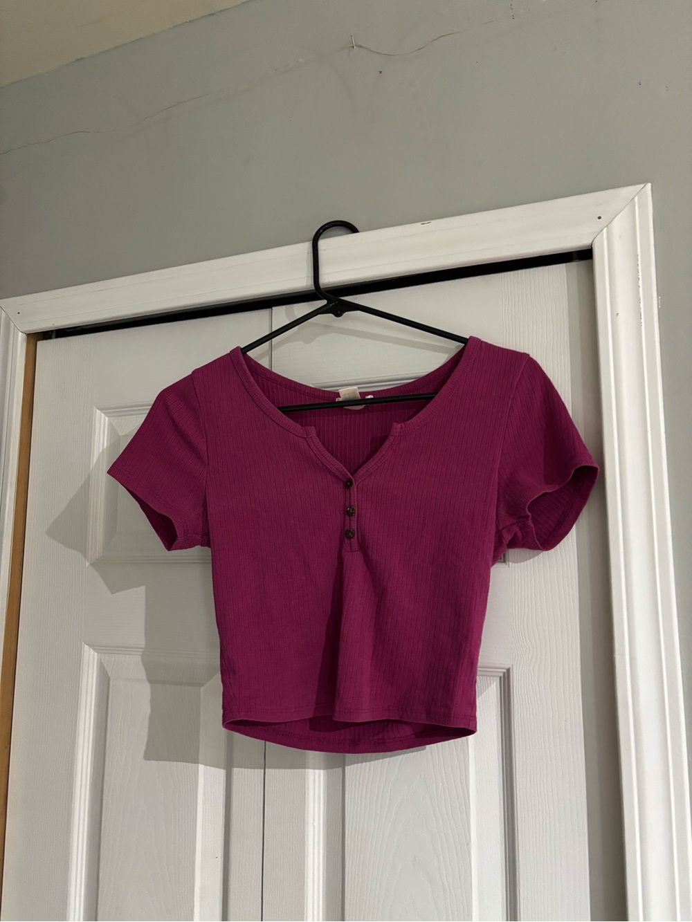 Bozzolo Short Sleeve Ribbed Henley Crop Top - Magenta